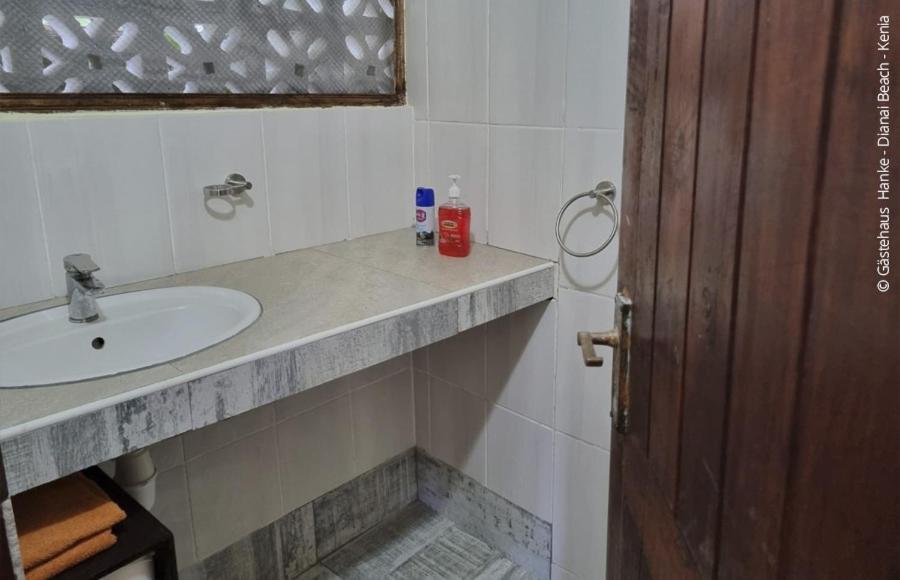 Apartmenthaus Salama Villen In Diani Diani Beach Bagian luar foto