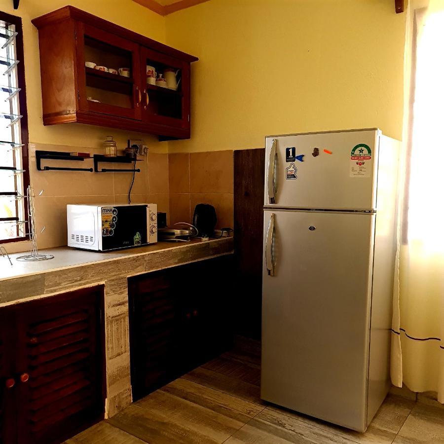 Apartmenthaus Salama Villen In Diani Diani Beach Bagian luar foto